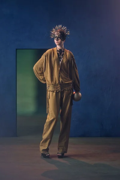 Look 4